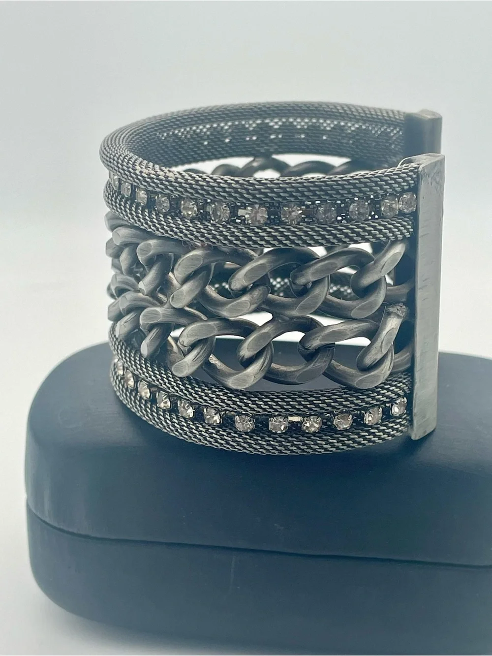 N/A stylish silver